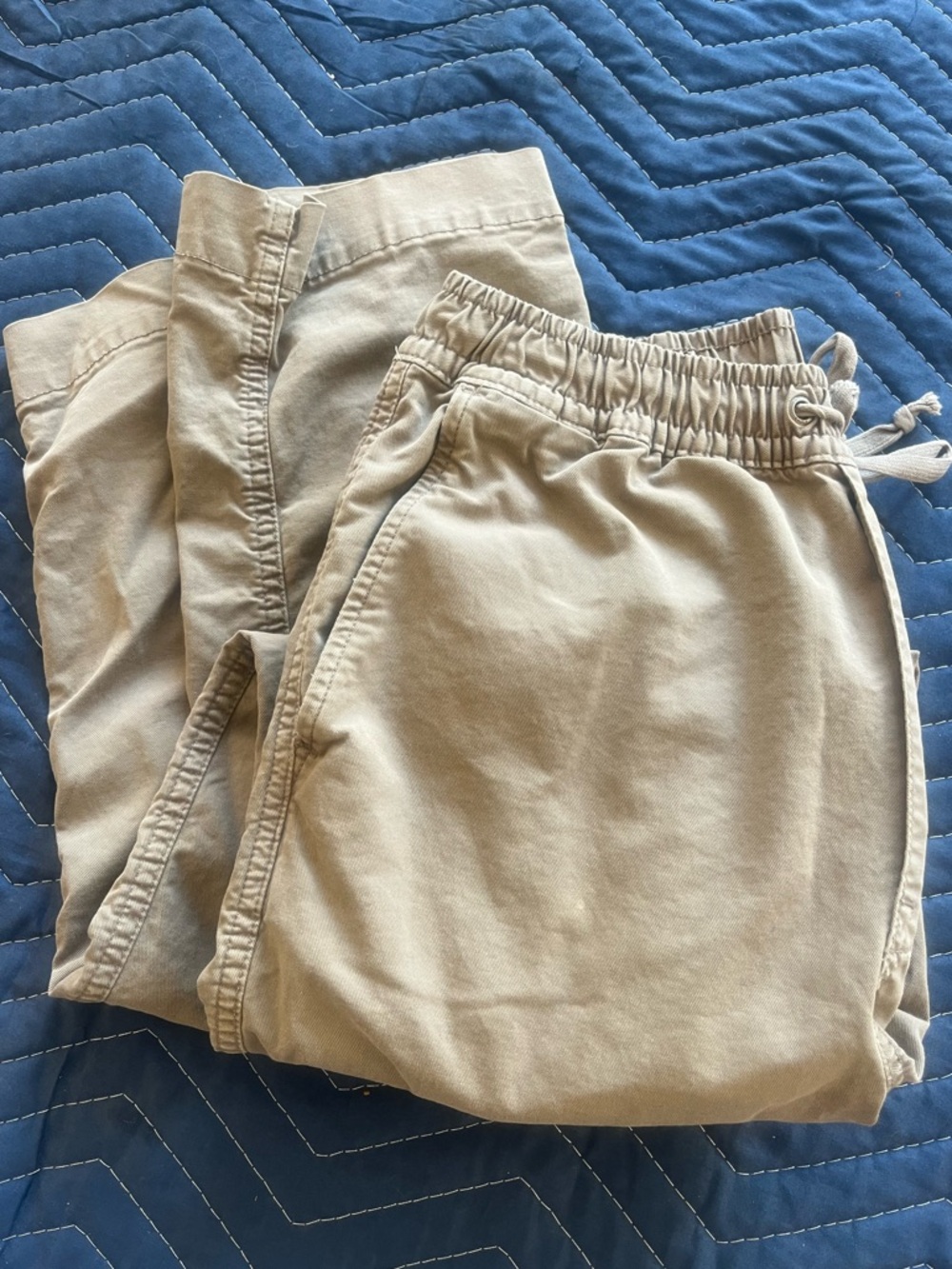 Men’s/Teen’s • American Eagle drawstring baggy khakis • men’s XXS • soft cotton